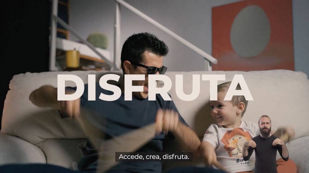 Un juego entre un padre y un hijo son Derechos Culturales.